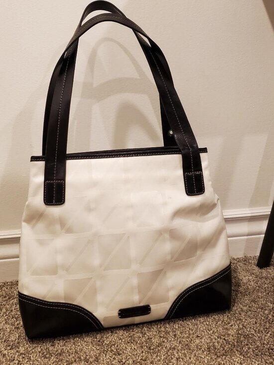 Nine & Co white and black purse - Picture 1 of 7